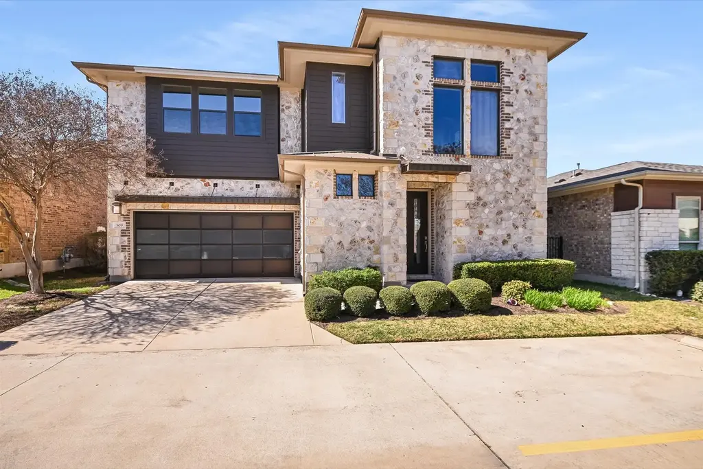 509 W Baylee Love Lane, Austin