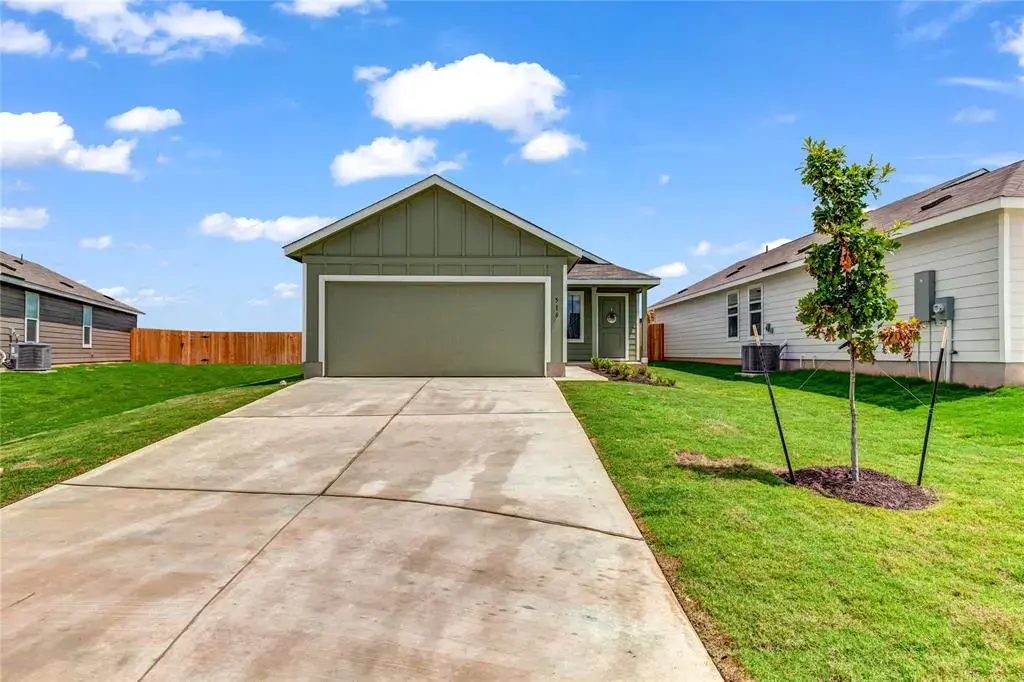 516 Rancho Del Cielo Loop, Jarrell