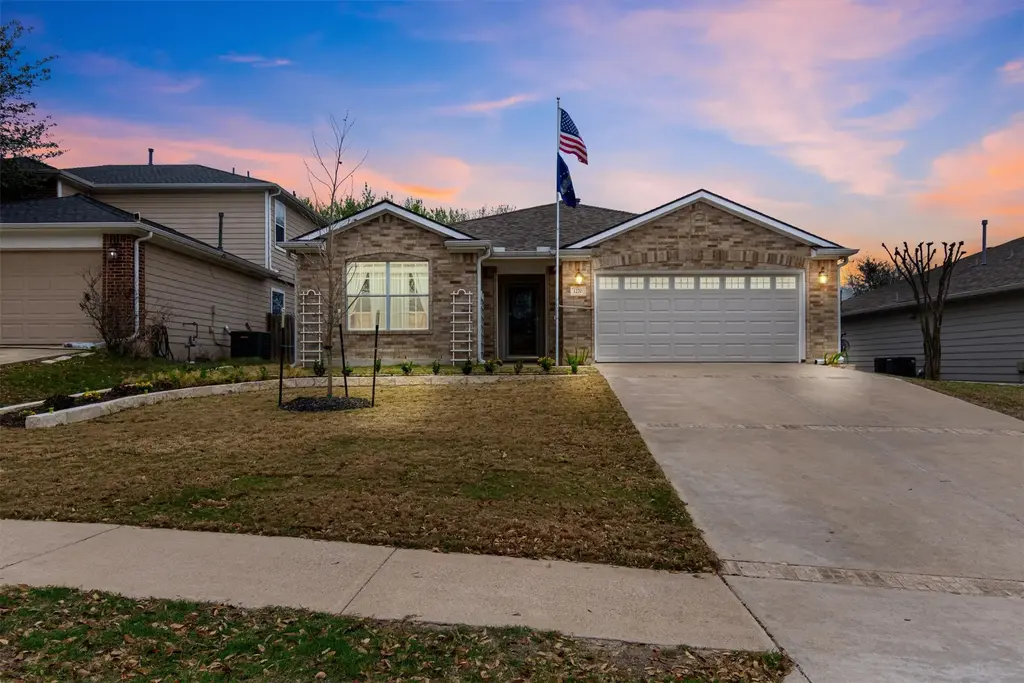 1270 Sweet Gum, Kyle