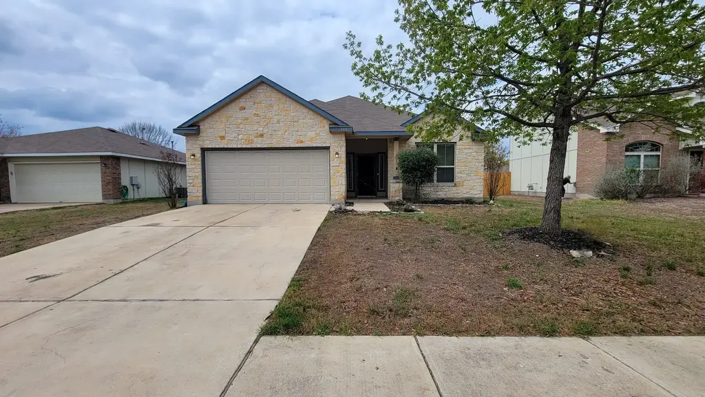1408 Twin Cove, Kyle