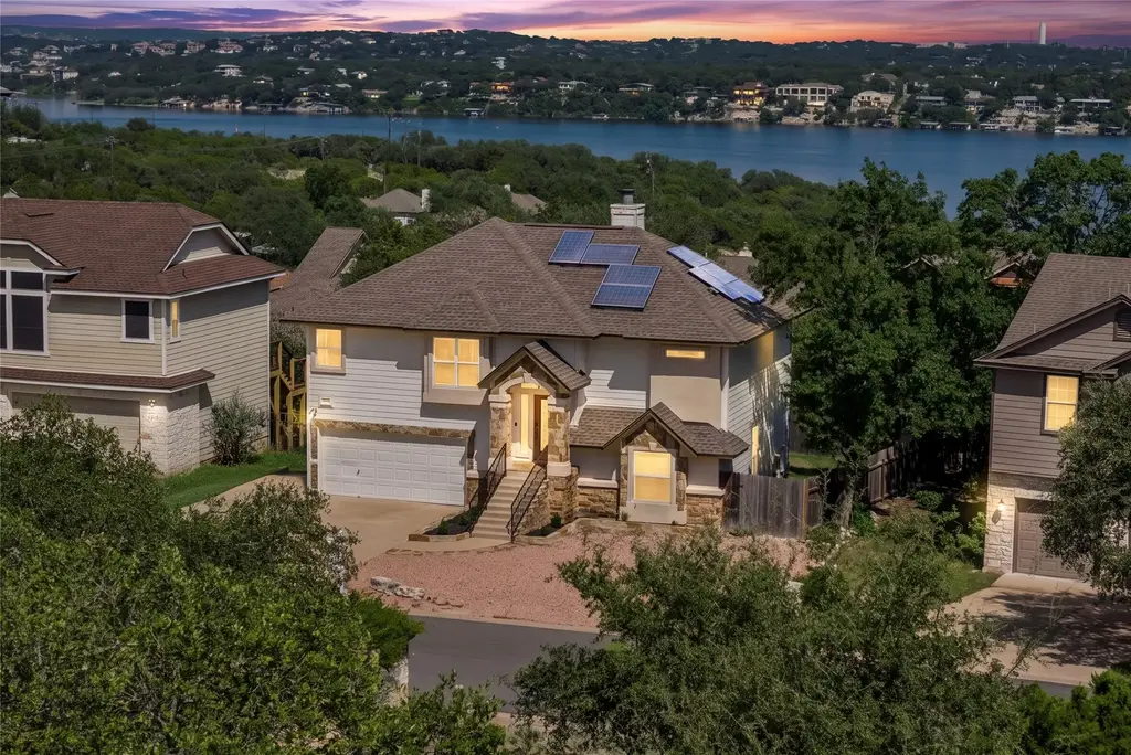 330 Southwind Road, Point Venture