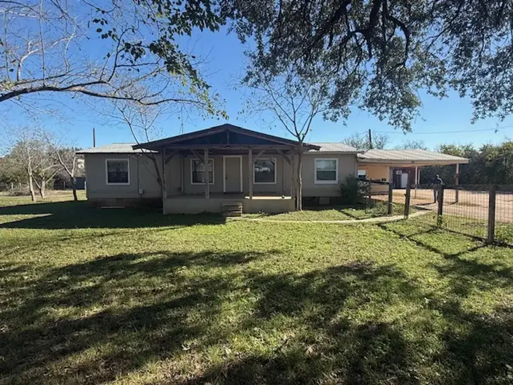 1581 Fm 1626, Buda
