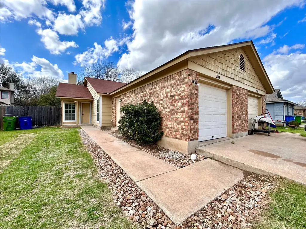 510 Greenlawn Boulevard 1, Round Rock