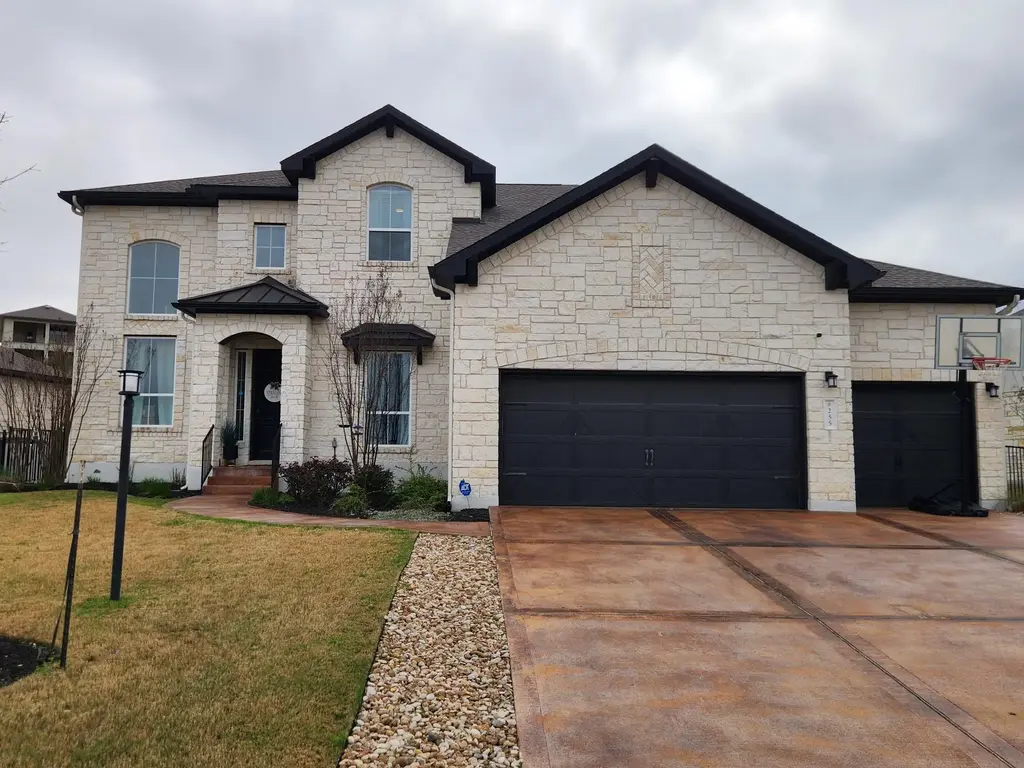 255 Baldovino Skyway, Lakeway