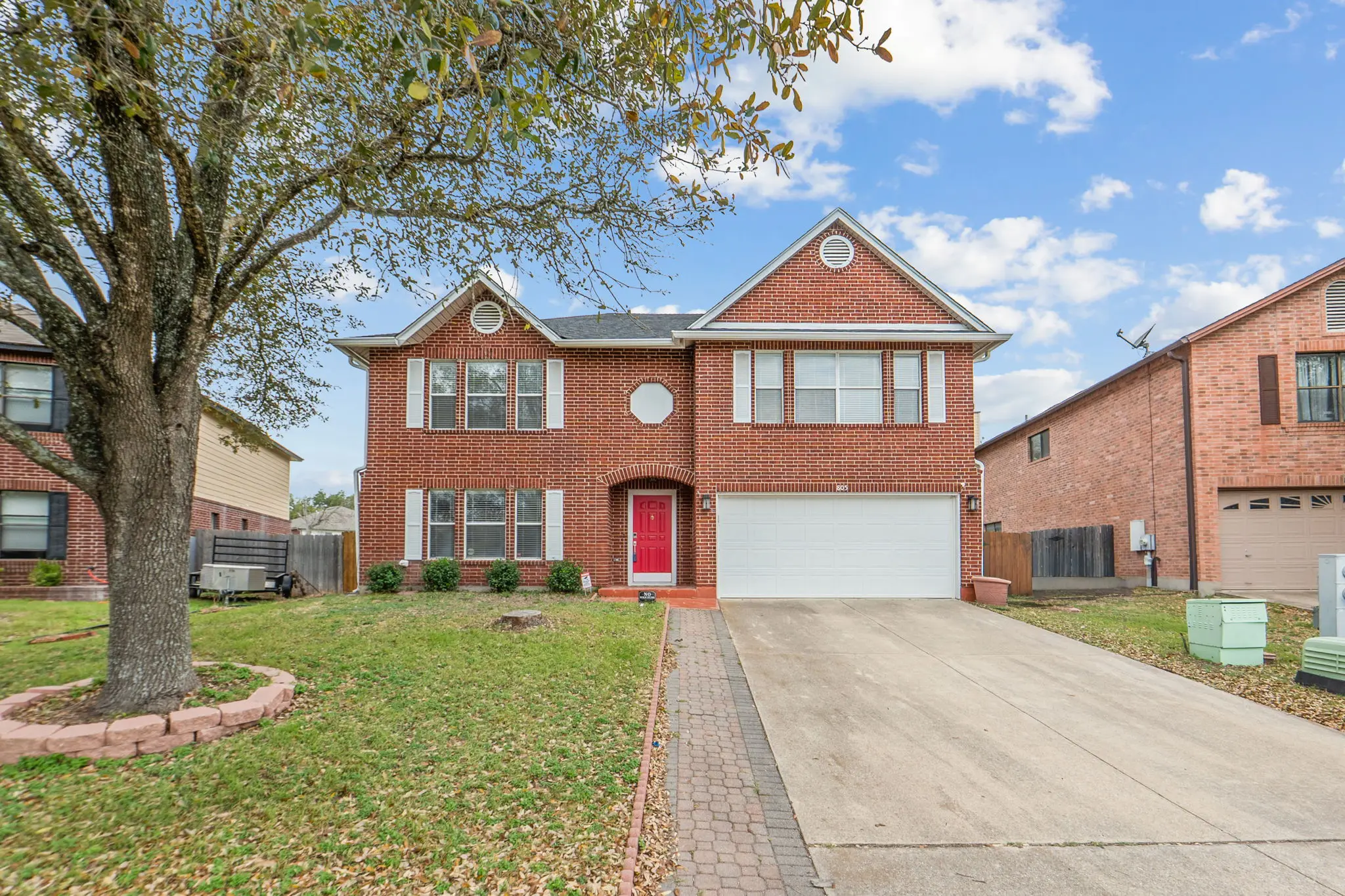 Photo of Listing #3316376