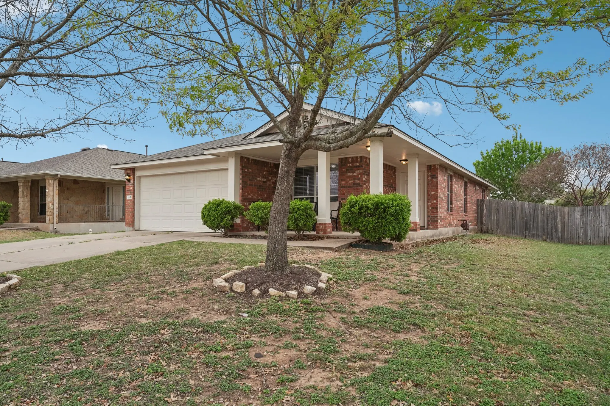 Photo of Listing #1154342