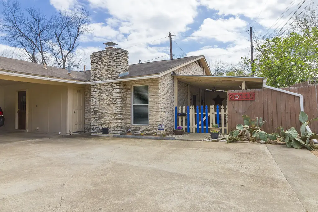 2011 Meadowridge Drive B, Austin