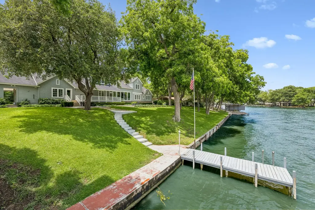 2319 Terminal Loop Road, McQueeney