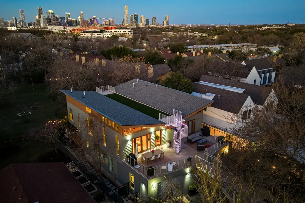 1700 Ravey Street A, Austin