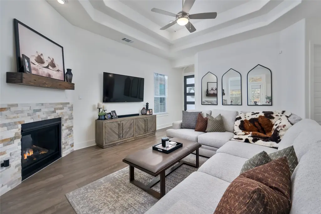 432 Cartwheel Bend, Austin