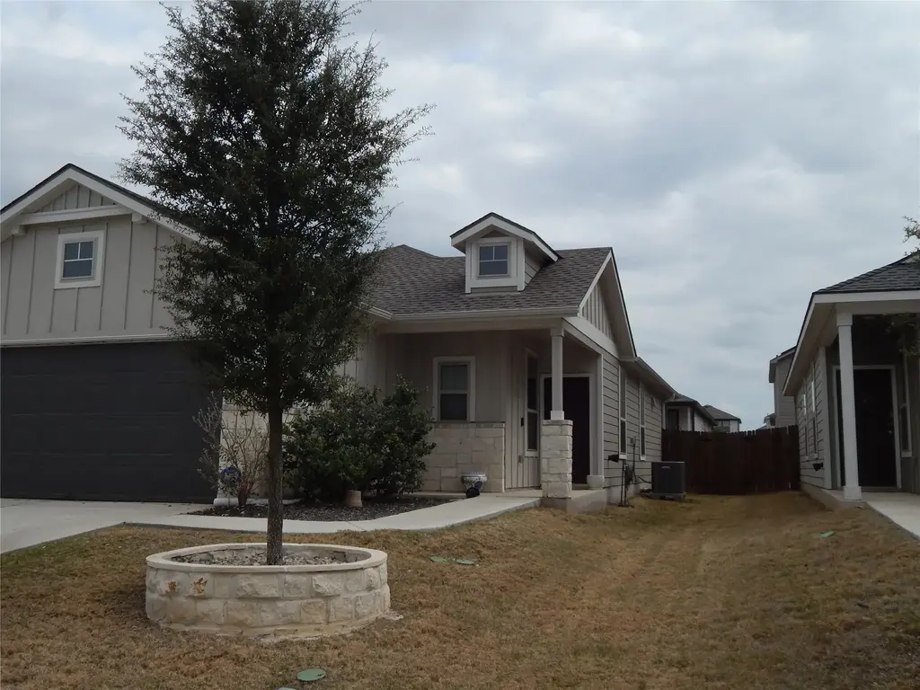 437 English Oak Street, Georgetown