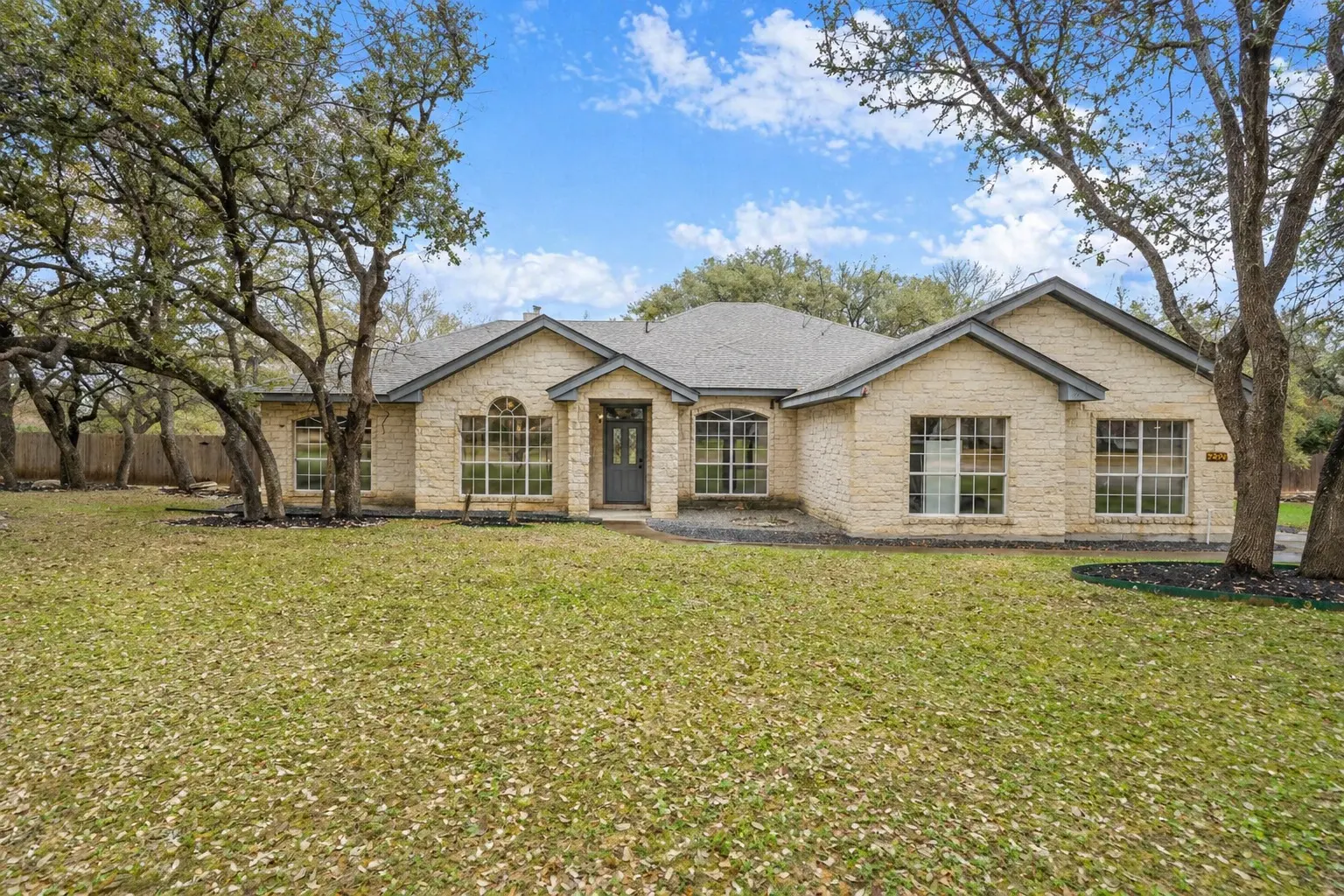 Photo of Listing #7905319