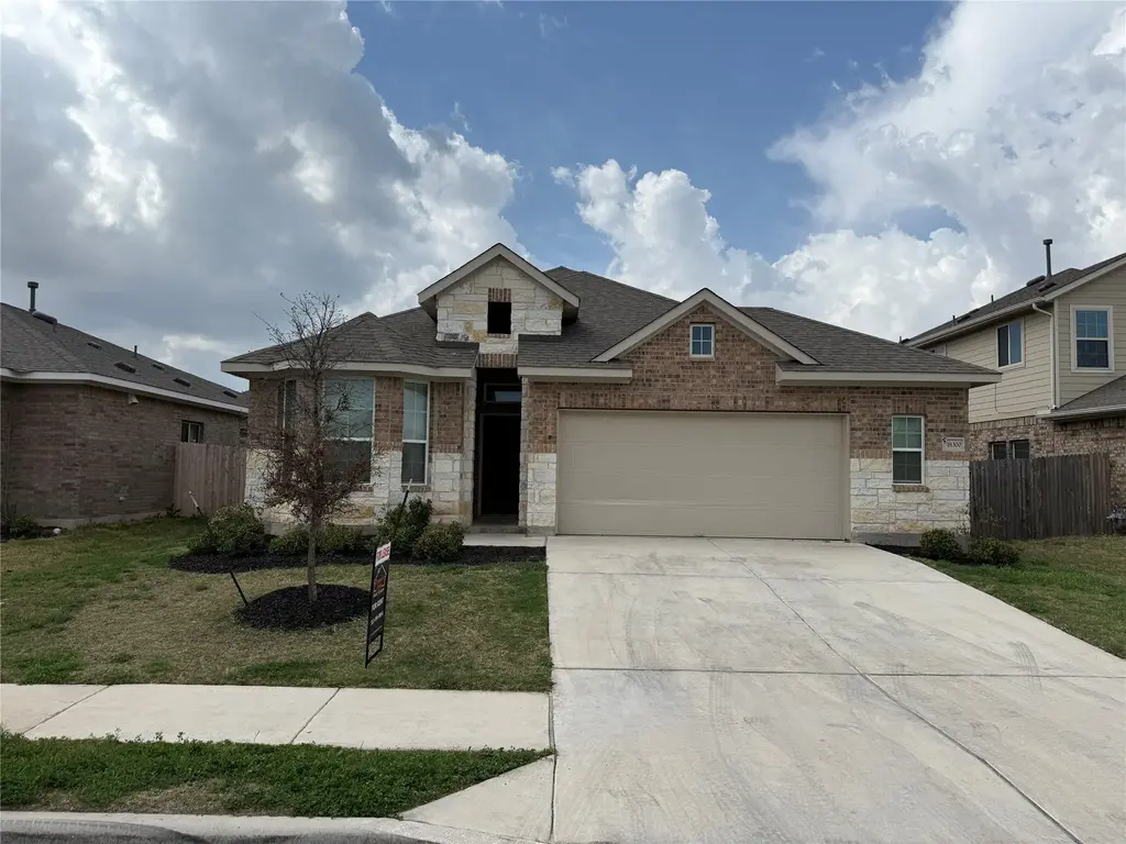 18300 Emu Lane, Manor