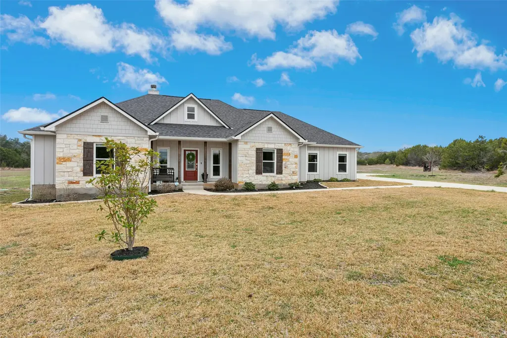 195 Rosebud Ranch Road, Bertram