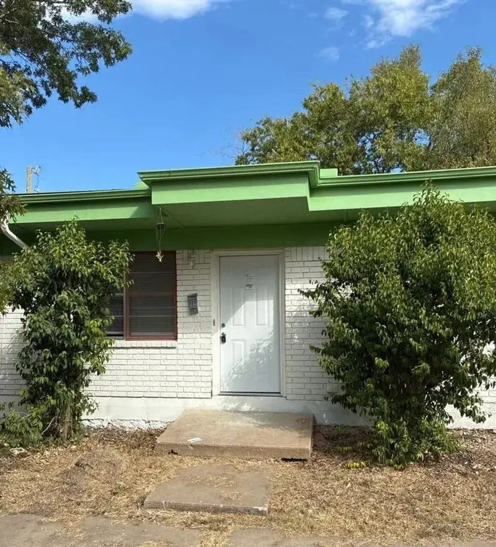 604 W 4th Street, Taylor