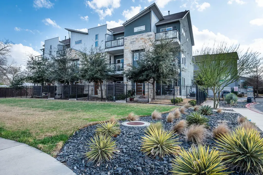 7204 Bassett Court, Austin
