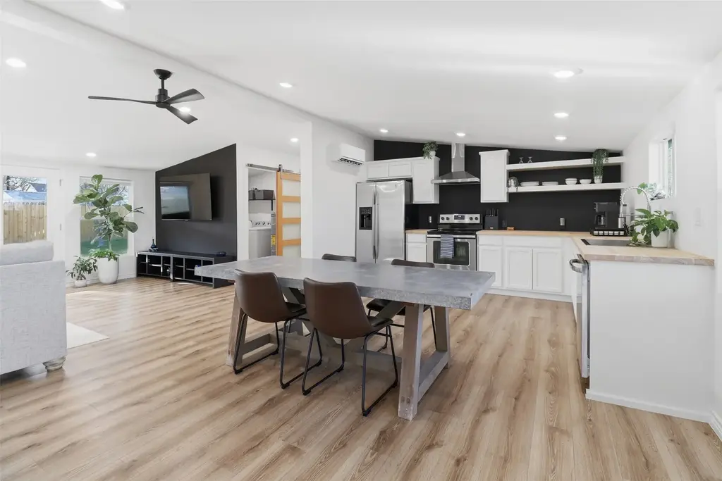 728 Driftwood Lane, Cottonwood Shores