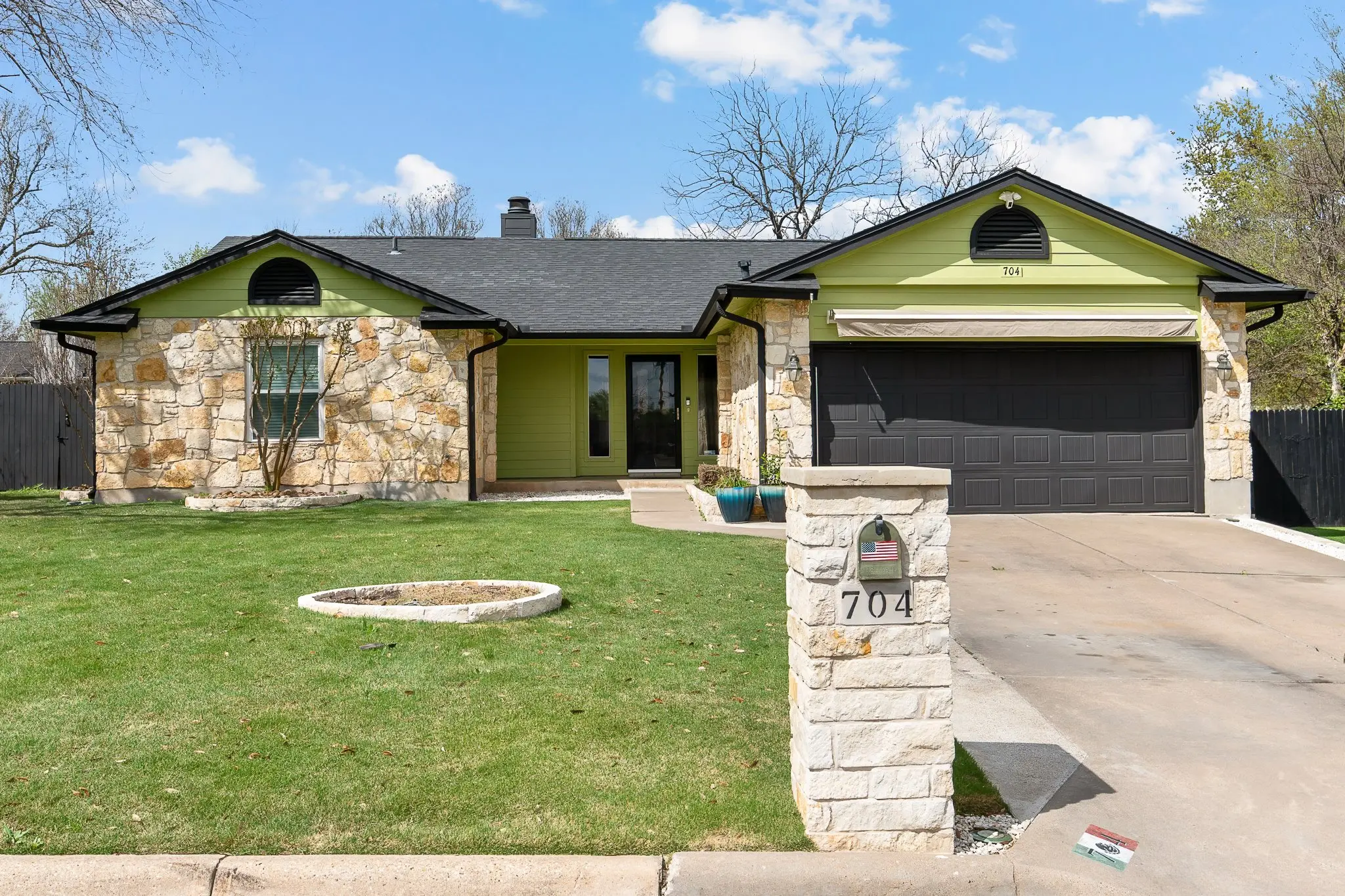 Photo of Listing #1055504