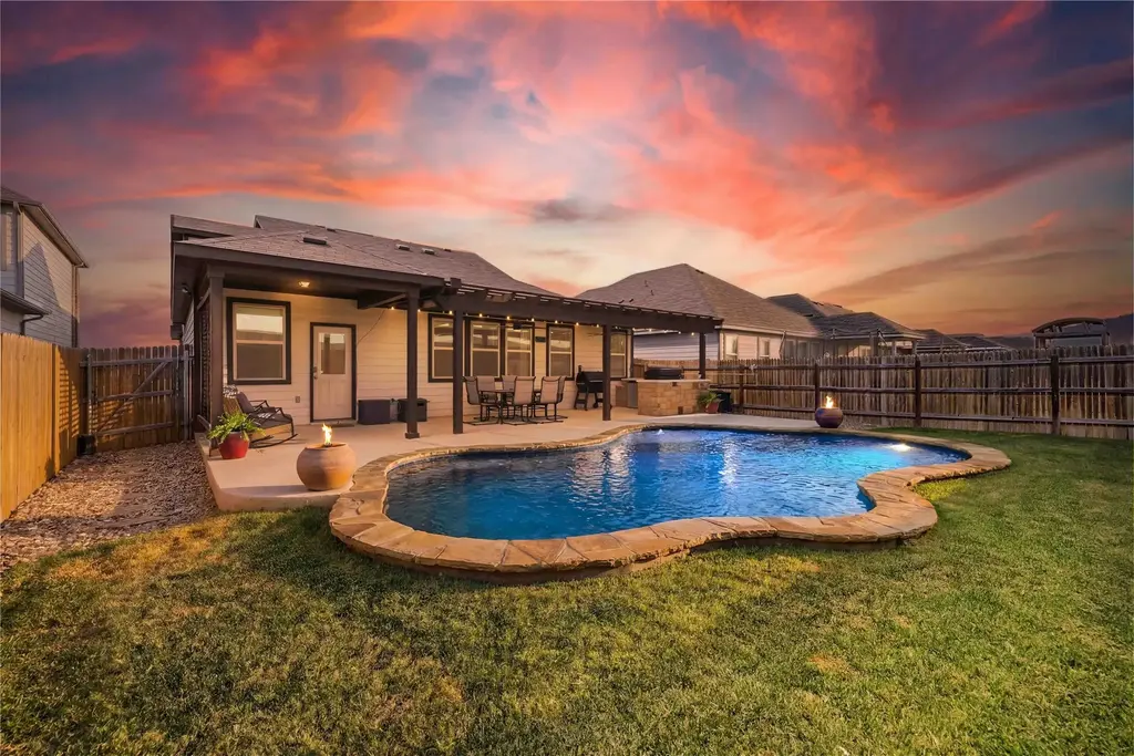 200 Capstone Road, Liberty Hill