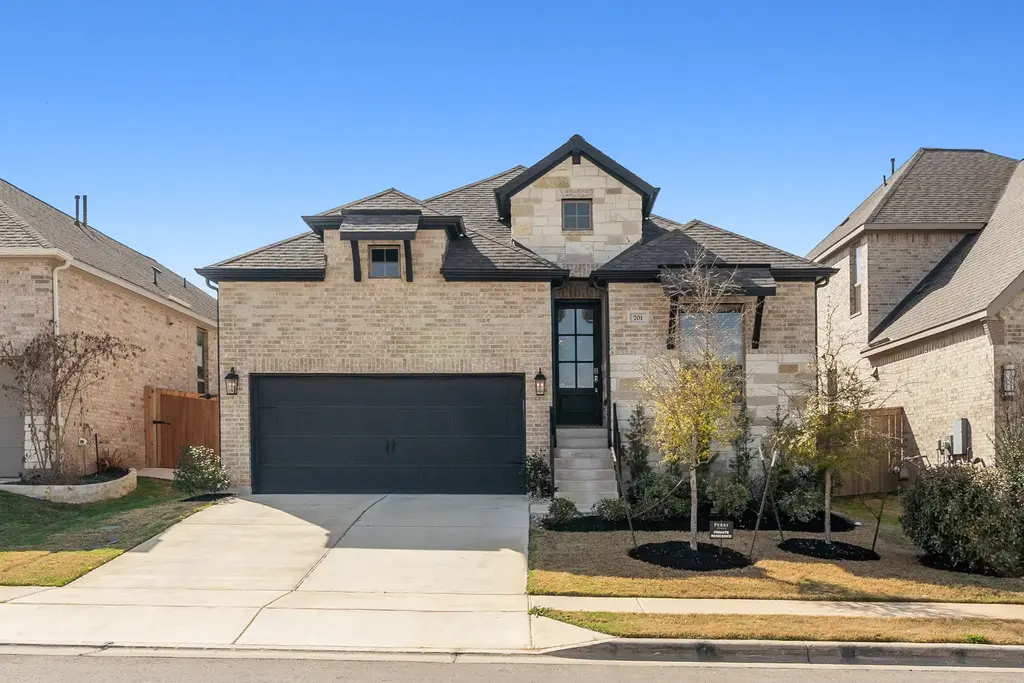 701 Tradewinds Way, Georgetown