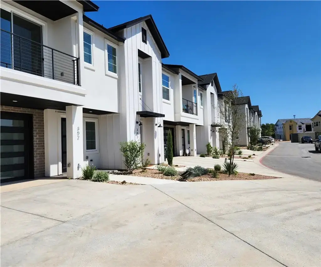 12001 Vista Parke Drive 405, Austin