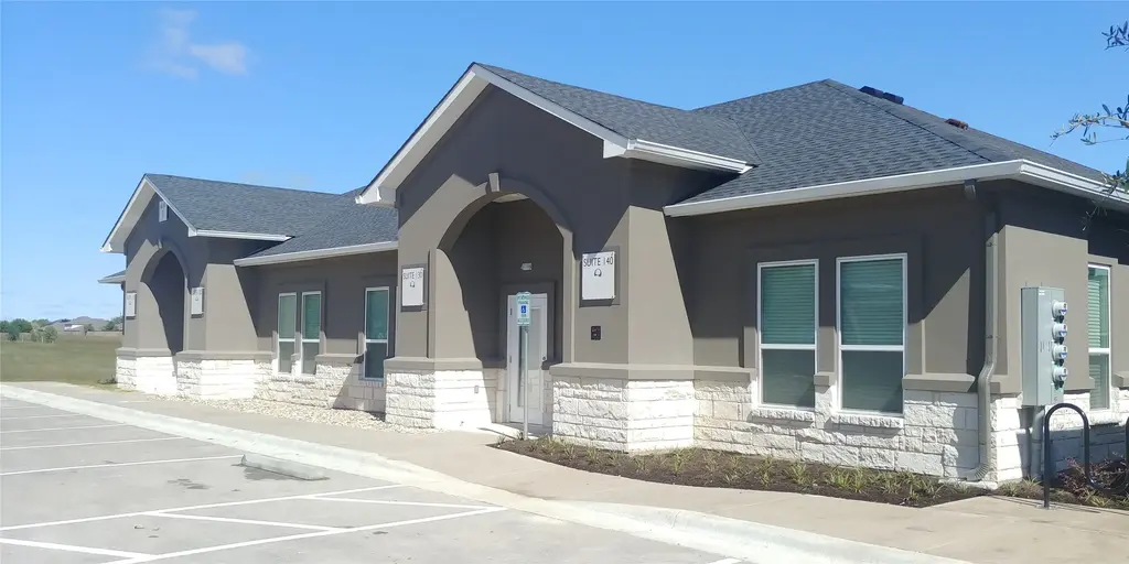 660 S Bagdad Road 420, Leander