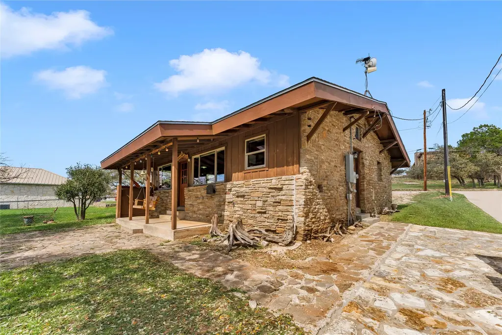 212 Baker Lane, Burnet