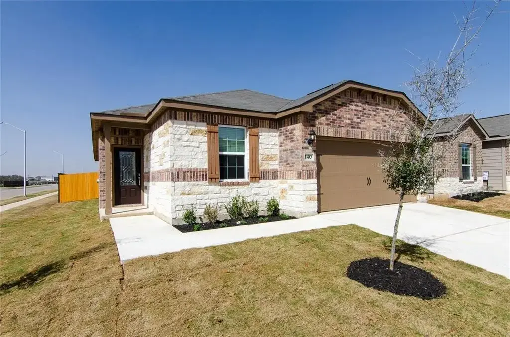 140 Constitution Street, Liberty Hill