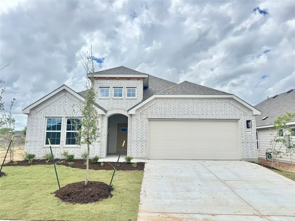 14208 Grassley Trail, Manor