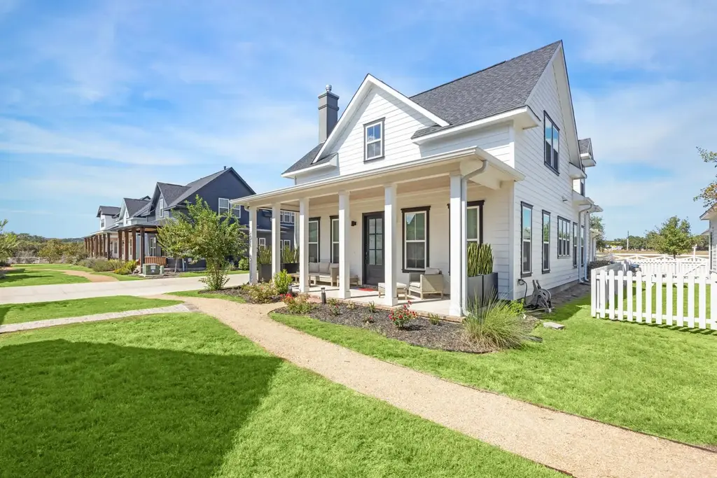 1034 Grant Wood Avenue 107, Driftwood
