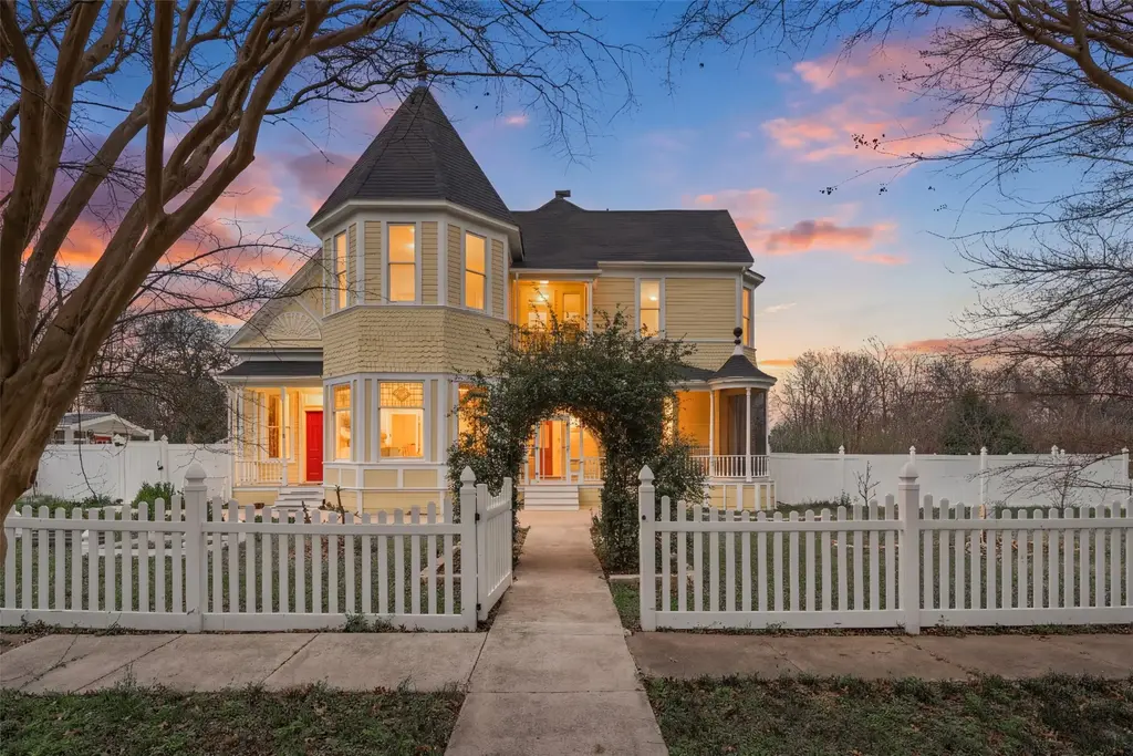 300 Estelle Rice Drive, Moody
