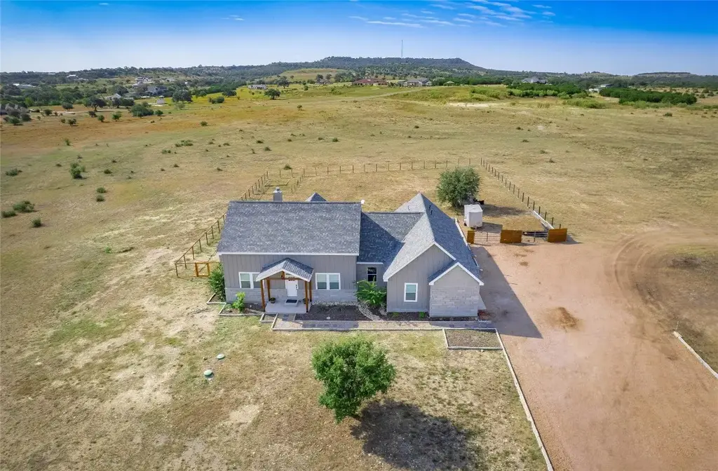 105 Mesa Grande Court, Marble Falls