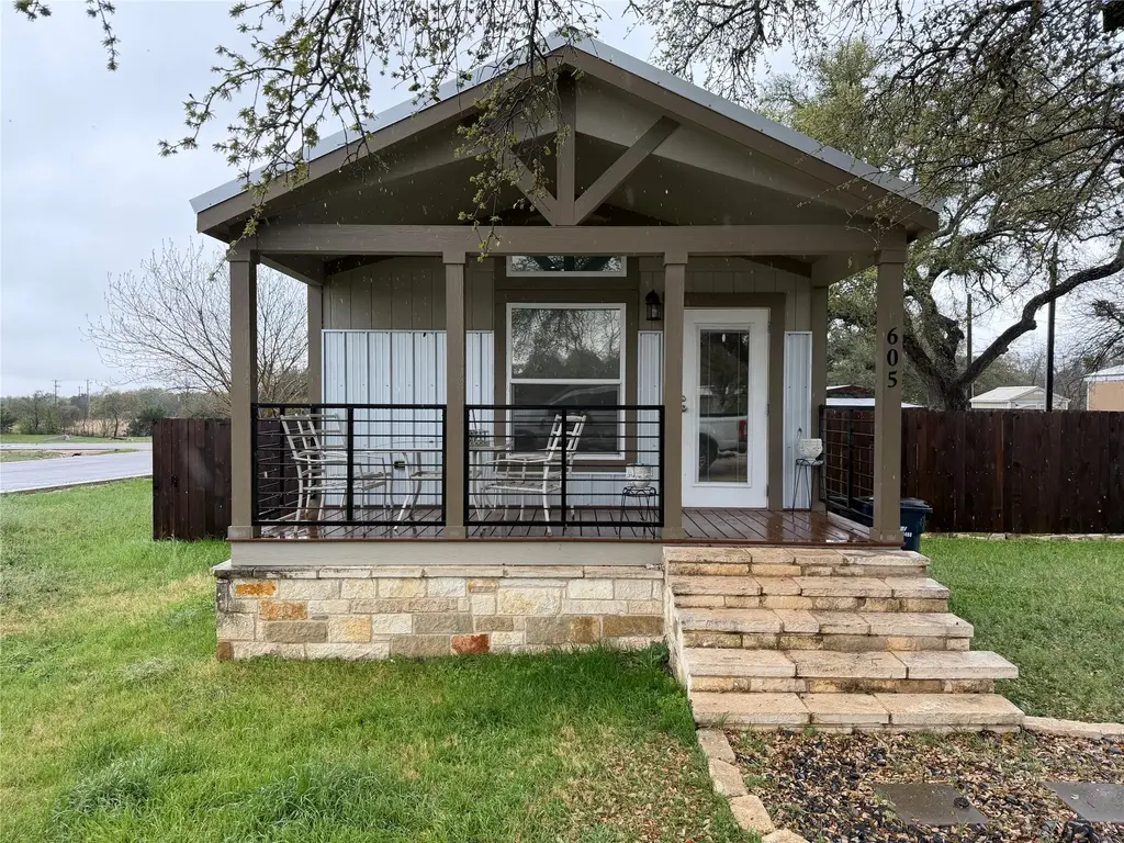 605 Central Boulevard, Bertram