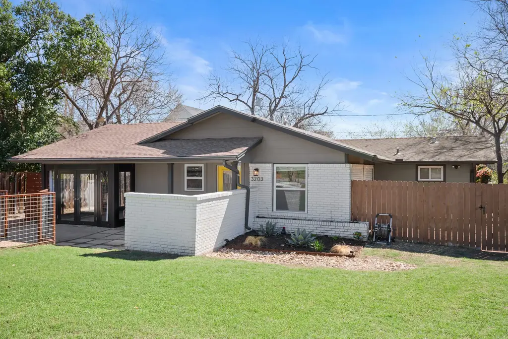 3203 South Oak Drive, Austin
