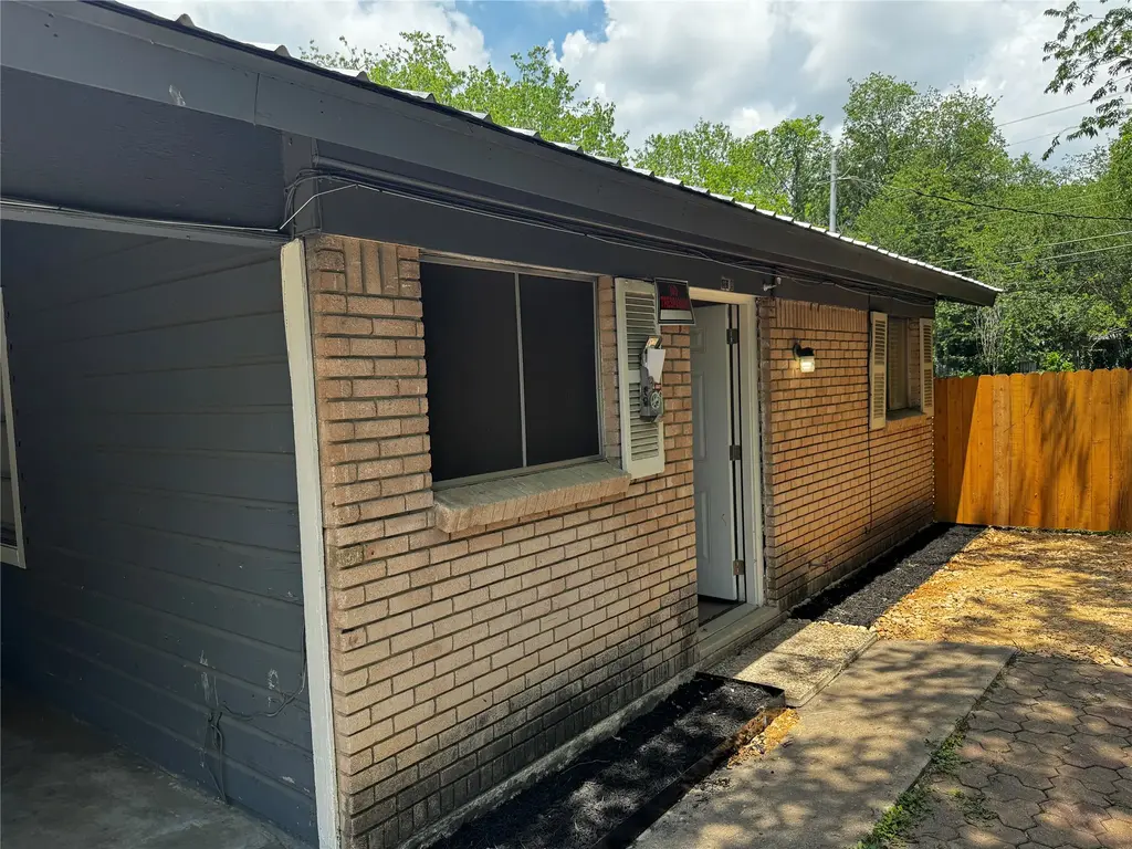 202 W North Loop Boulevard B, Austin