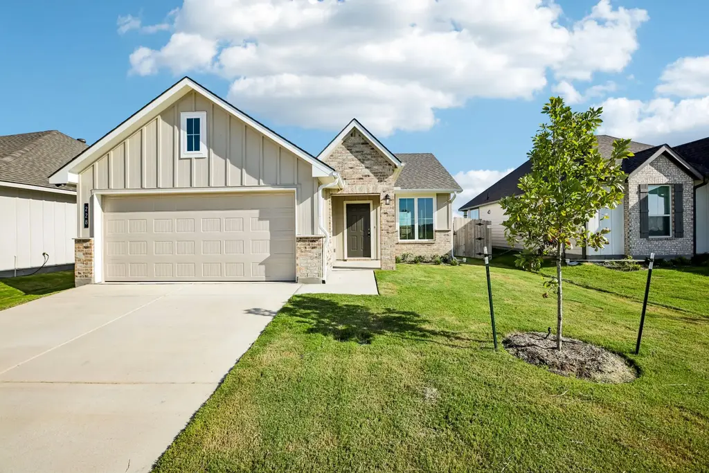 228 Gus Loop, Georgetown