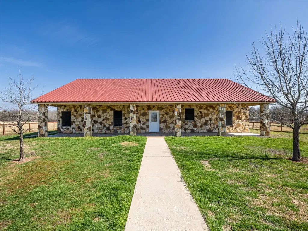 2610 Fm 3061, Thorndale