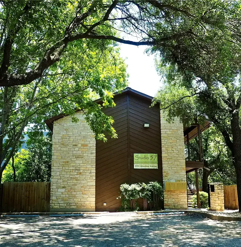 5701 Woodrow Avenue 202, Austin