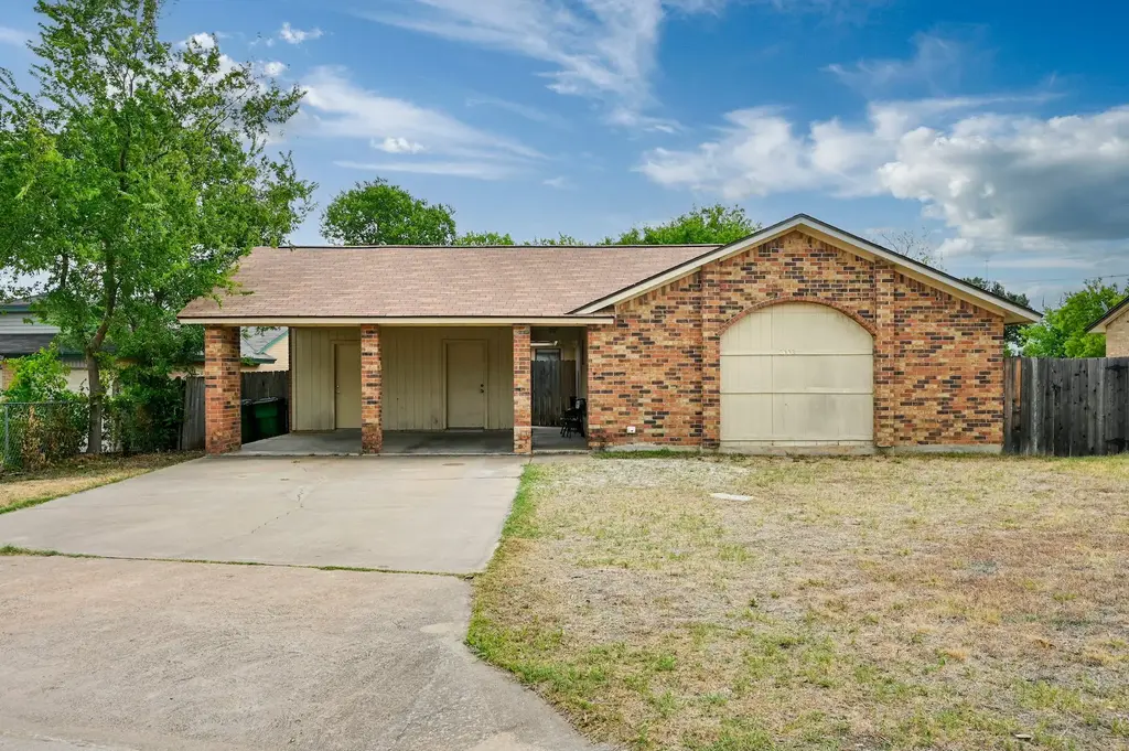 2008 Old West Place B, Round Rock
