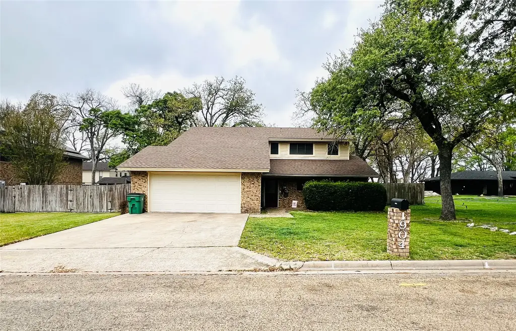 1904 N Hoover Avenue, Cameron