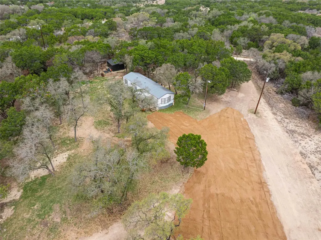 9220 County Road 272, Bertram