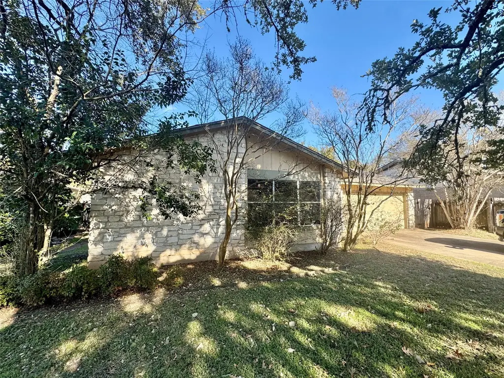 7802 Scotland Yard, Austin