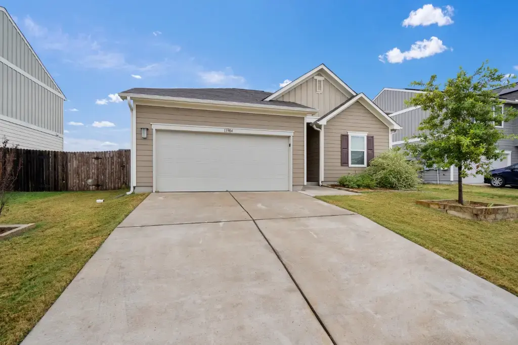 13904 Mark Christopher Way, Manor