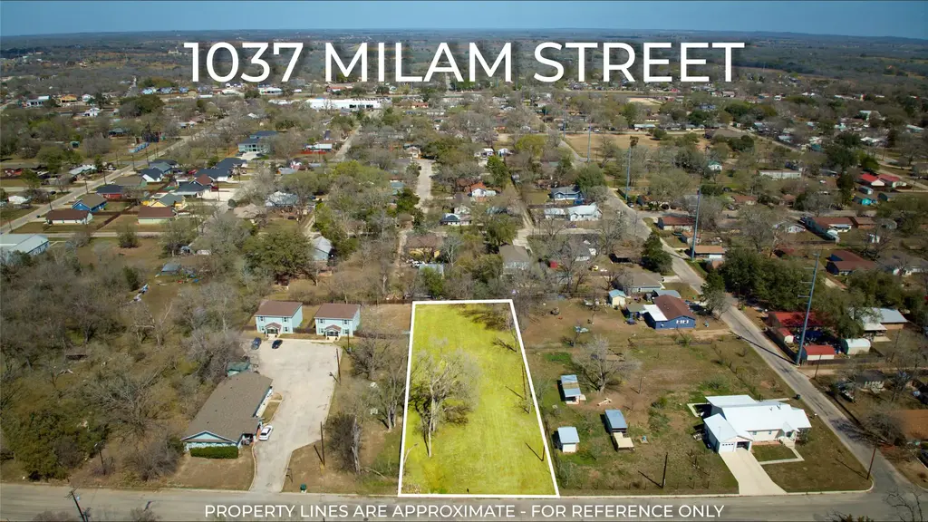 1037 Milam Street, Luling