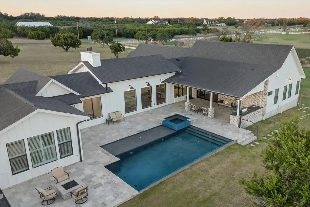 325 Sundance Trail, Liberty Hill