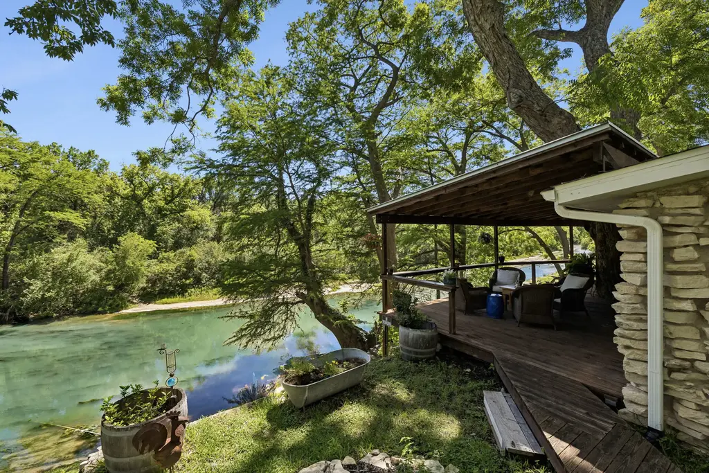 1520 Rocky River Road, Canyon Lake