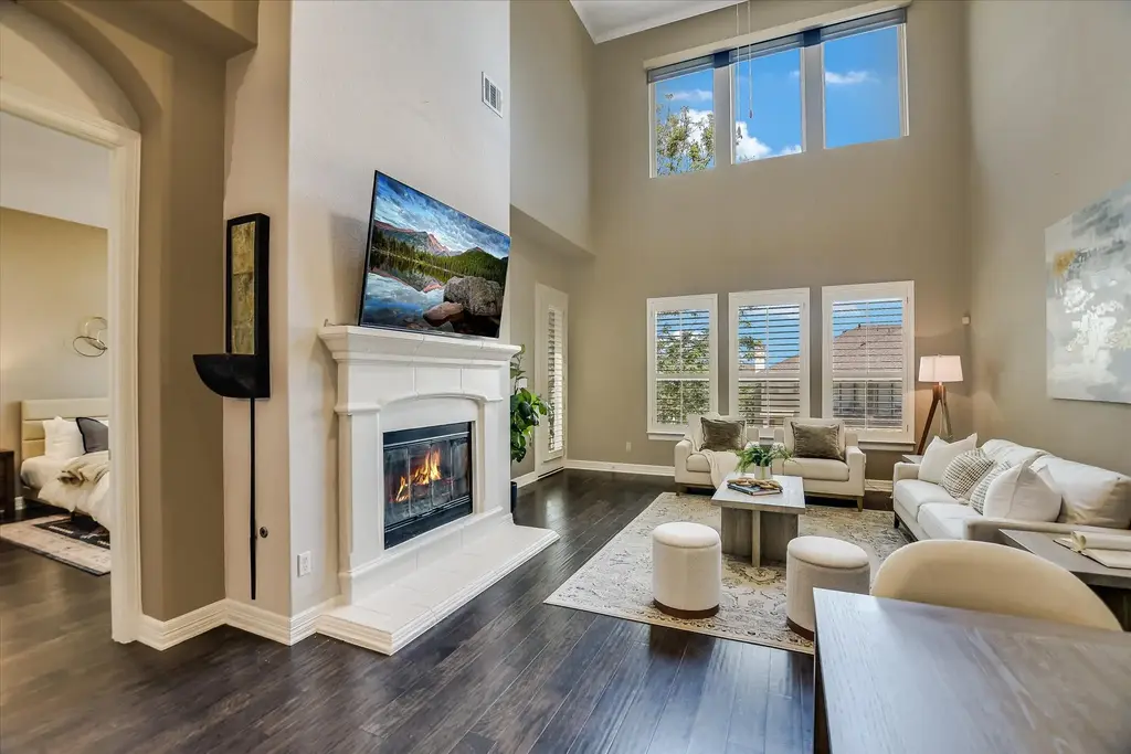 335 Lombardia Drive 19e, Austin