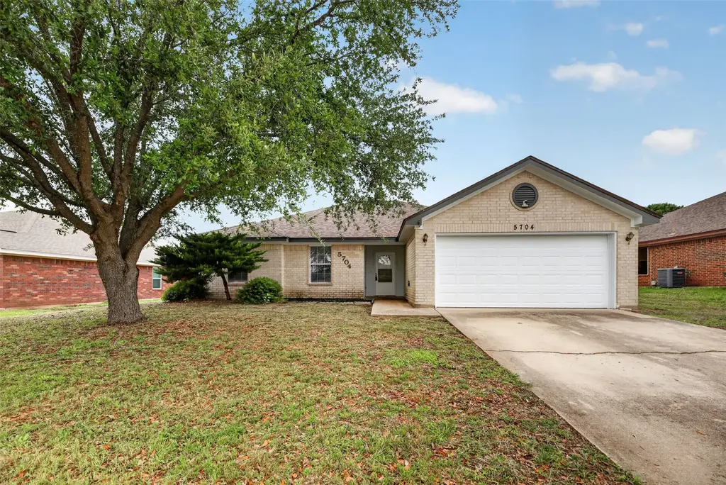 5704 Golden Drive, Killeen