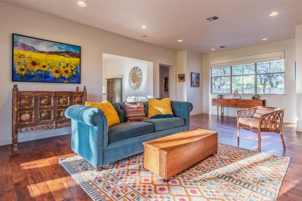 515 East Trail, Spicewood