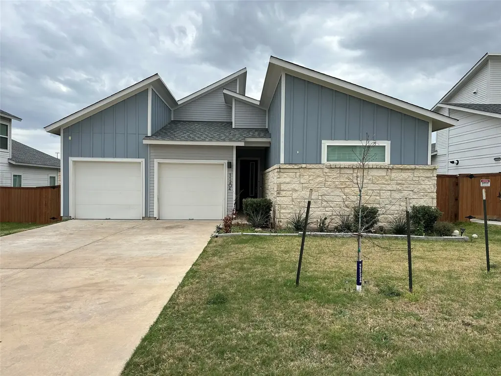 11204 Charger Way, Manor